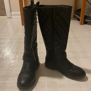 Kohls black tall boots size 2